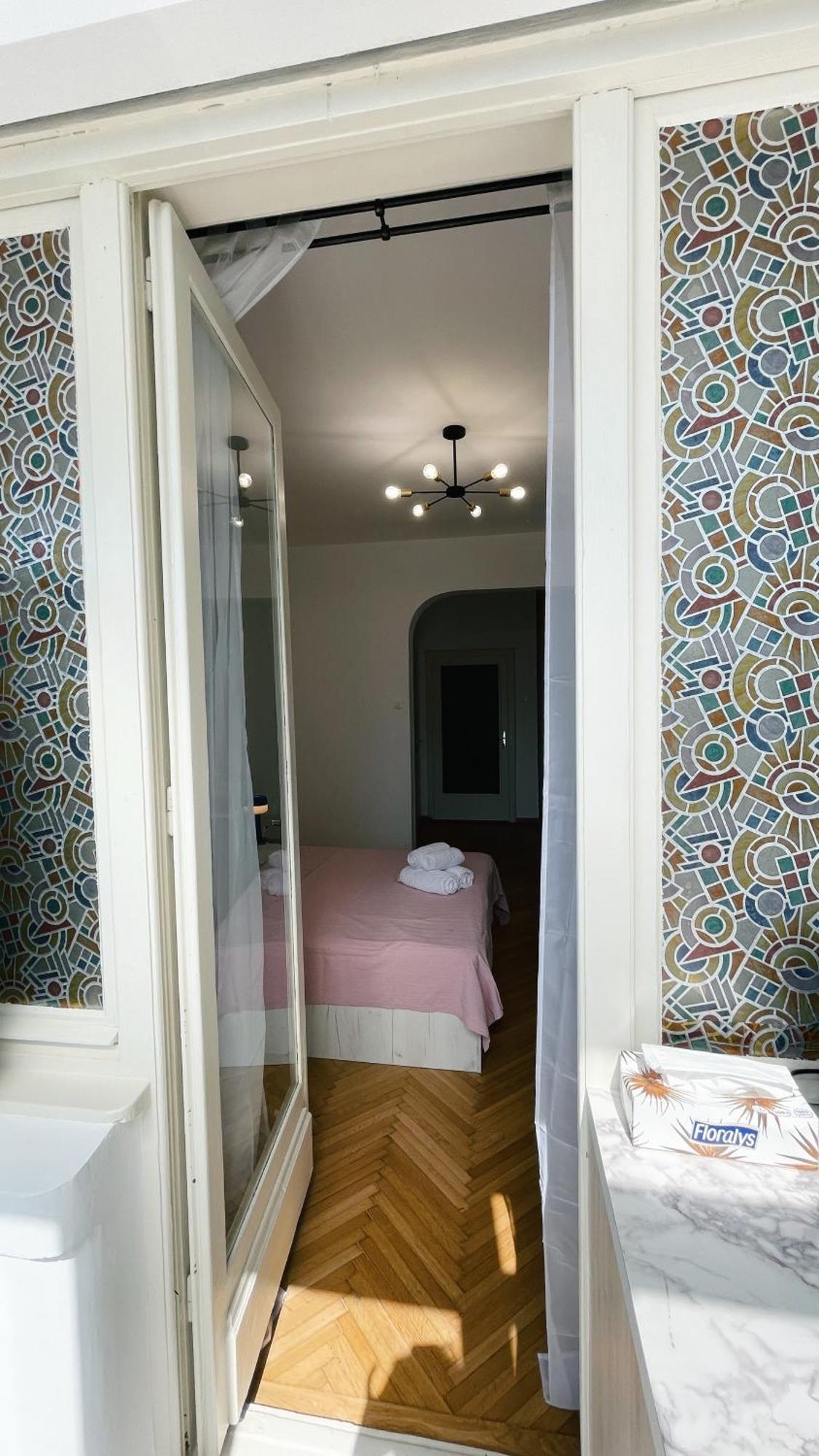 Pinkfluid - Charming Studio In Prime Location Bucareste Exterior foto